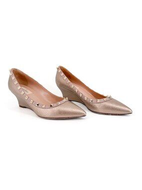 Valentino Garavani Rockstud Pointed Wedge Pumps Heels Gold Leather Size 37 US 7